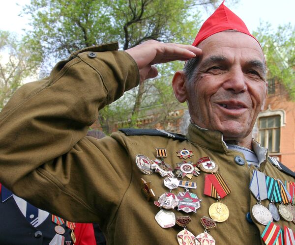 Ветеран ВОВ на праздновании Дня Победы - Sputnik Армения