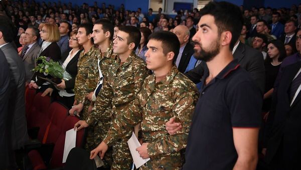 Церемония чествования отличившихся на передовой военных - Sputnik Армения