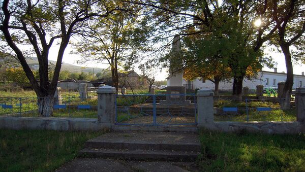 Братское кладбище воинов Приморской армии - Sputnik Армения