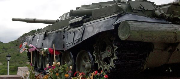 Танк  Տ-72 - памятник, ознаменующий победу в Шуши. Нагорный Карабах - Sputnik Արմենիա