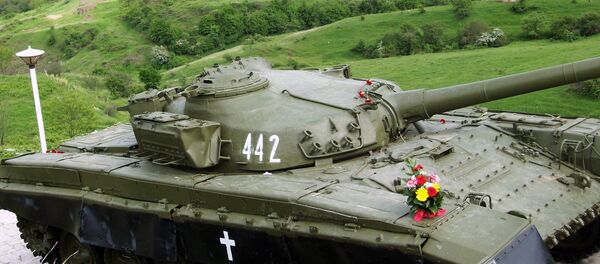 Танк  Տ-72 - памятник, ознаменующий победу в Шуши. Нагорный Карабах - Sputnik Արմենիա