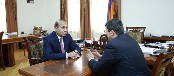 Премьер-министр Армении Овик Абраамян встретился с премьер-министром НКР Араиком Арутюняном - Sputnik Армения