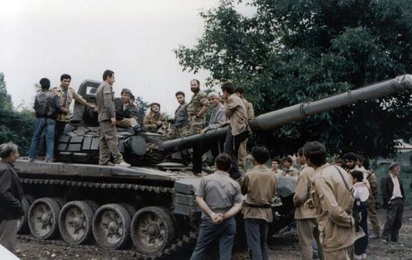 Монте Мелконян с сослуживцами - Sputnik Արմենիա