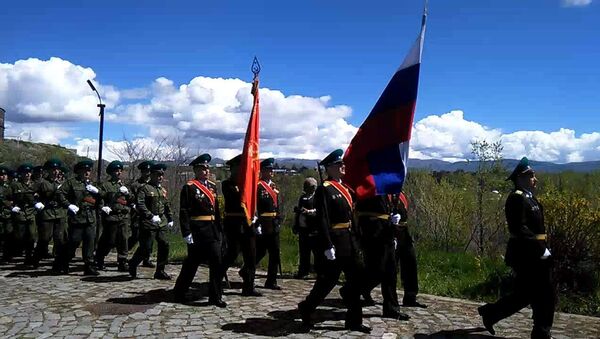 Գյումրիում Մայիսյան եռատոնին նվիրված հանդիսավոր շքերթ է անցկացվել հայ և ռուս զինվորականների մասնակցությամբ - Sputnik Արմենիա