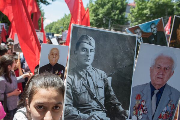 Акция Бессмертный полк прошла в Ереване Акция Бессмертный полк прошла в Ереване - Sputnik Армения