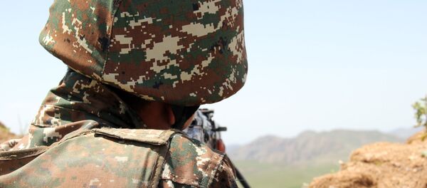 Военнослужащий армянской армии на боевой позиции - Sputnik Արմենիա