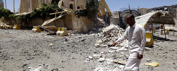 Последствия авиаударов коалиции арабских стран во главе с Саудовской Аравией в столице Йемена Сане Последствия авиаударов коалиции арабских стран во главе с Саудовской Аравией в столице Йемена Сане - Sputnik Армения