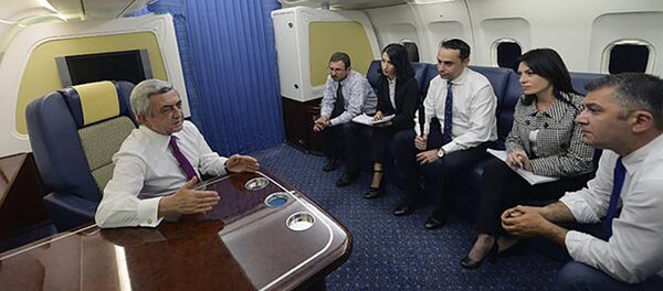 Интервью Президента Армении Сержа Саргсяна армянским журналистам по итогам встречи с президентом Азербайджана Ильхамом Алиевом Интервью Президента Армении Сержа Саргсяна армянским журналистам по итогам встречи с президентом Азербайджана Ильхамом Алиевом - Sputnik Армения