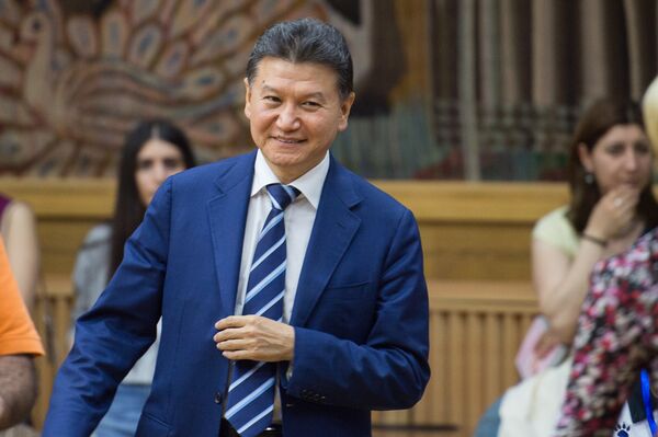 Президент ФИДЕ Кирсан Илюмжинов присутствовал на церемонии открытия чемпионата мира по шахматам среди глухих в Ереване Президент ФИДЕ Кирсан Илюмжинов присутствовал на церемонии открытия чемпионата мира по шахматам среди глухих в Ереване - Sputnik Армения