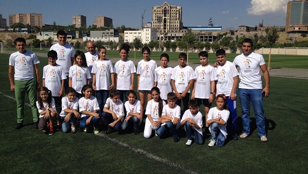Армянские дети поедут в Тбилиси на матч Барселона-Севилья - Sputnik Արմենիա