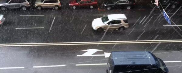 Проливной дождь в Ереване Проливной дождь в Ереване - Sputnik Армения