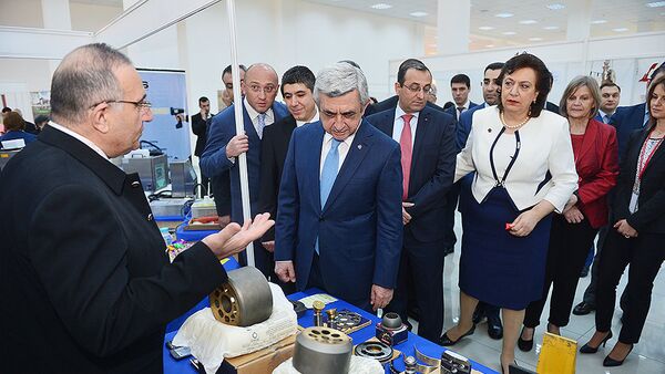 Президент Армении Серж Саргсян побывал на выставке Новые перспективы для сирийских армян - Sputnik Արմենիա