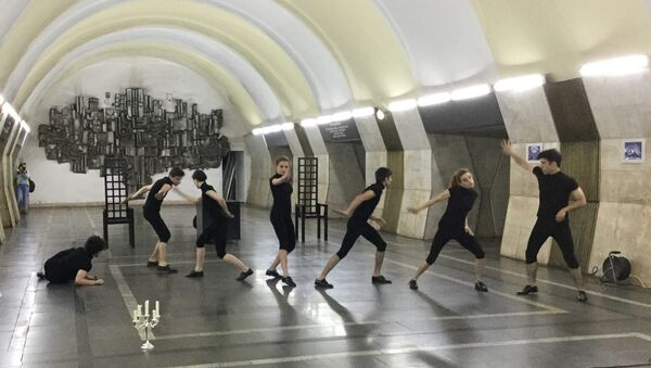 Выступление смарт-театра в ереванском метро - Sputnik Армения