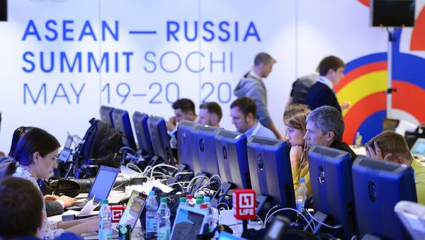 Работа Международного пресс-центра саммита Россия — АСЕАН - Sputnik Армения