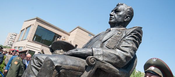 Открытие памятника главному маршалу бронетанковых войск Амазаспу Хачатуровичу Бабаджаняну в Ереване - Sputnik Արմենիա