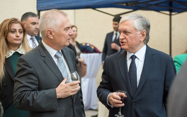 Министр иностранных дел Армении Эдвард Налбандян и глава Делегации ЕС в Армении, посол Петр Свитальский - Sputnik Армения