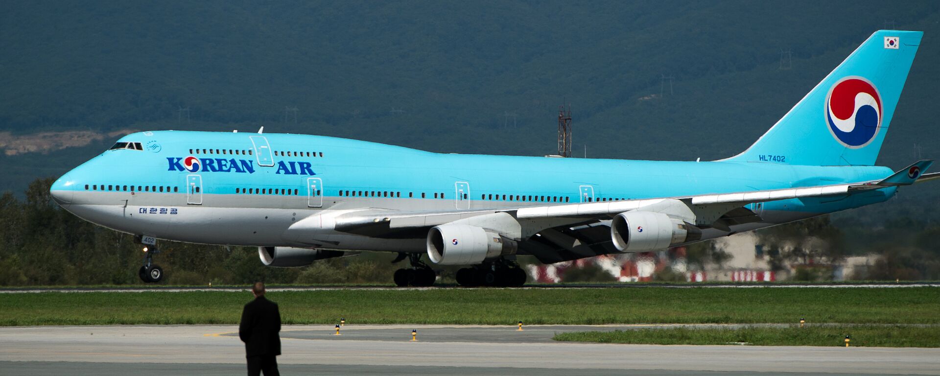 Самолет национальной авиакомпании Южной Кореи Korean Air (6 сентября 2012). Владивосток - Sputnik Армения, 1920, 22.09.2024