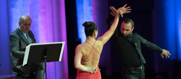 Сурен Мхитарян и Арианна Каоили Сурен Мхитарян и Арианна Каоили - Sputnik Արմենիա