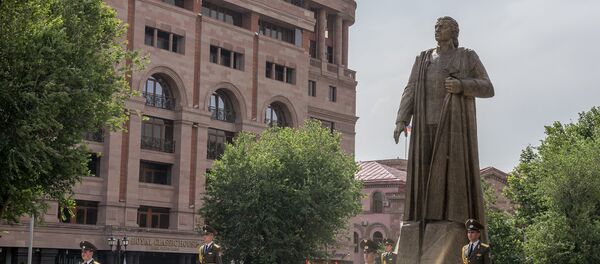 Памятник Гарегину Нжде в Ереване - Sputnik Армения