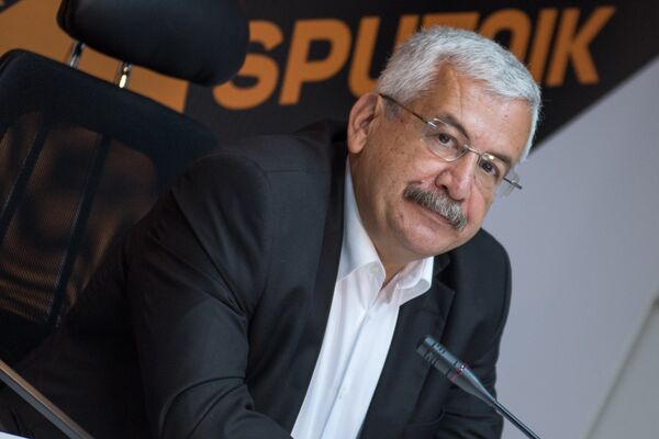 Член-основатель Партии зеленых и левых Уфук Урас Член-основатель Партии зеленых и левых Уфук Урас - Sputnik Армения