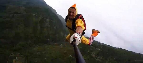 Ավելի քան 60 բեյսջամփեր թռիչքներ են իրականացրել ՏաԹևեր ճոպանուղուց Ավելի քան 60 բեյսջամփեր թռիչքներ են իրականացրել ՏաԹևեր ճոպանուղուց - Sputnik Արմենիա