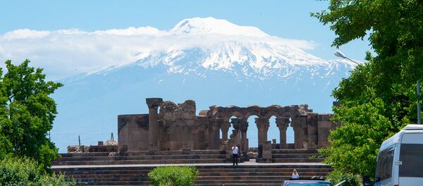 Храм раннесредневековой армянской архитектуры Звартноц - Sputnik Армения