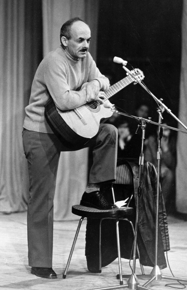 Поэт Булат Окуджава - Sputnik Армения