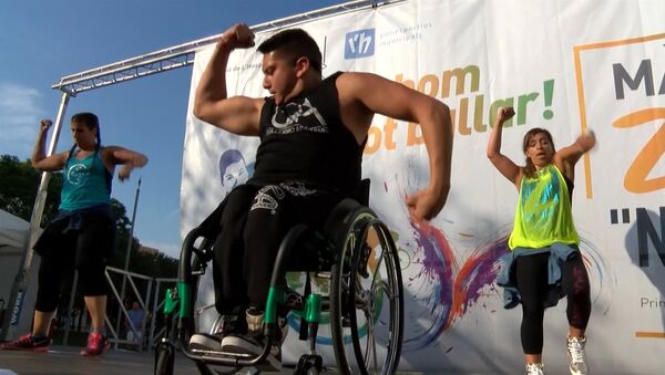 СПУТНИК_Инвалид-колясочник из Чили стал учителем танцев и проводит мастер-классы - Sputnik Արմենիա