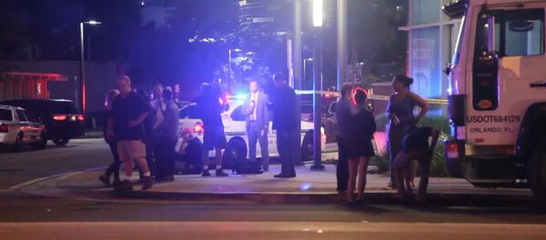 СПУТНИК_Кадры с места стрельбы в Орландо, где погибли десятки человек СПУТНИК_Кадры с места стрельбы в Орландо, где погибли десятки человек - Sputnik Армения