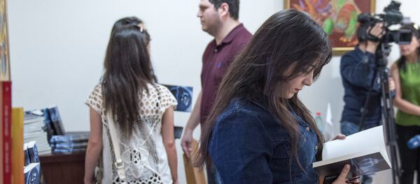 Презентация книги Абраама Гаспаряна Презентация книги Абраама Гаспаряна - Sputnik Արմենիա