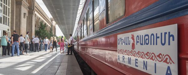 Поезд Ереван-Батуми Поезд Ереван-Батуми - Sputnik Արմենիա