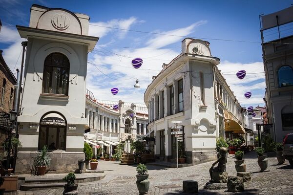 Бывшие торговые ряды Манташева, ныне улица Шардена - Sputnik Армения