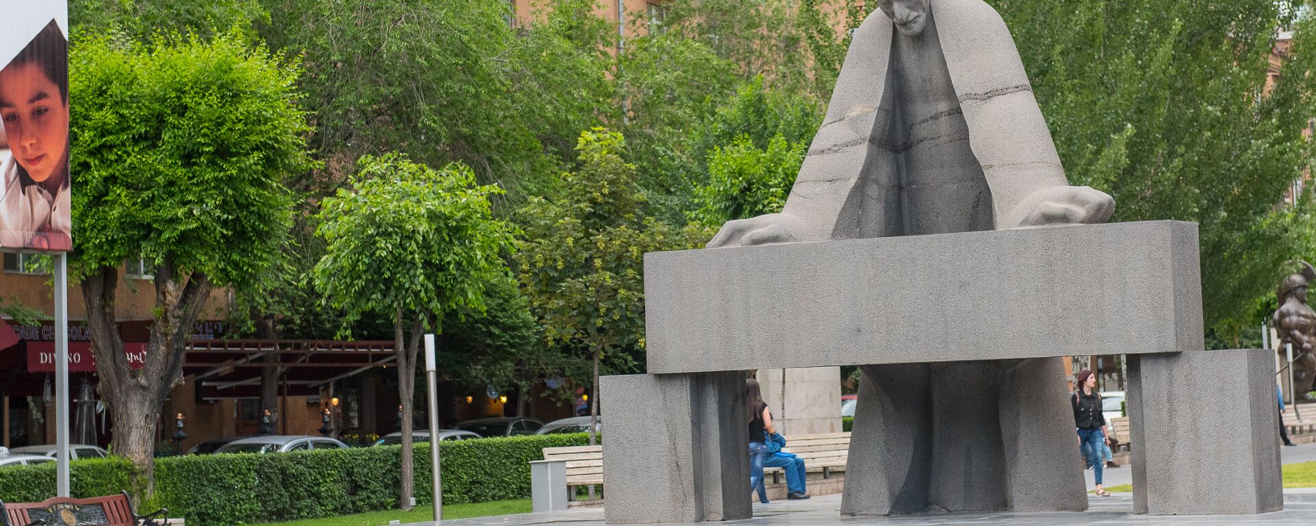 Памятник Александру Таманяну - Sputnik Армения, 1920, 25.11.2023