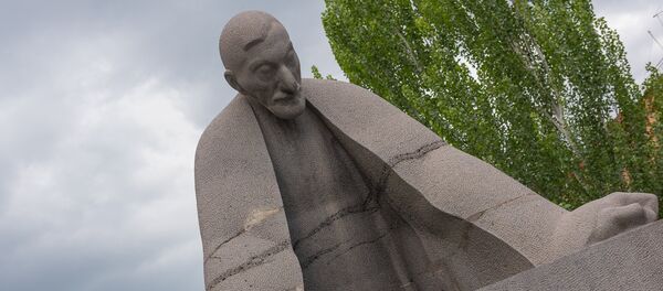 Памятник Александру Таманяну Памятник Александру Таманяну - Sputnik Արմենիա