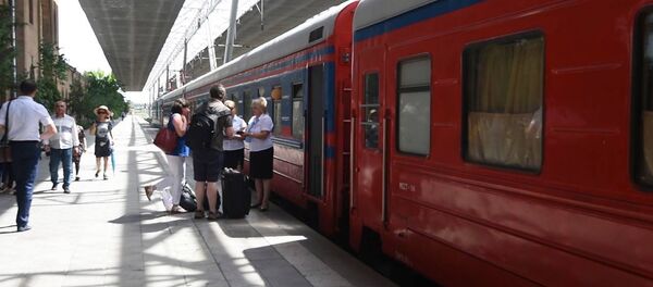 Первый в этом году фирменный поезд Армения отправился в путь по маршруту Ереван-Батуми-Ереван Первый в этом году фирменный поезд Армения отправился в путь по маршруту Ереван-Батуми-Ереван - Sputnik Արմենիա