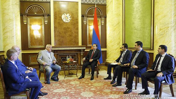 встреча премьер-министра Армении Овика Абрамяна с группой российских бизнесменов - Sputnik Армения