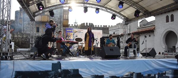 Музыканты из Грузии, Ирана и Армении приняли участие в заключительном концерте фестиваля Kavkaz Jazz Музыканты из Грузии, Ирана и Армении приняли участие в заключительном концерте фестиваля Kavkaz Jazz - Sputnik Армения