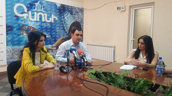 Гаяне Демирчян и Бабкен Пипоян Гаяне Демирчян и Бабкен Пипоян - Sputnik Армения