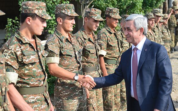 Президент Серж Саргсян отправился с рабочим визитом в Нагорно-Карабахскую Республику - Sputnik Армения