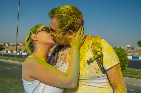 Kрасочный забег в Ереване, Yerevan Color Run Kрасочный забег в Ереване, Yerevan Color Run - Sputnik Армения
