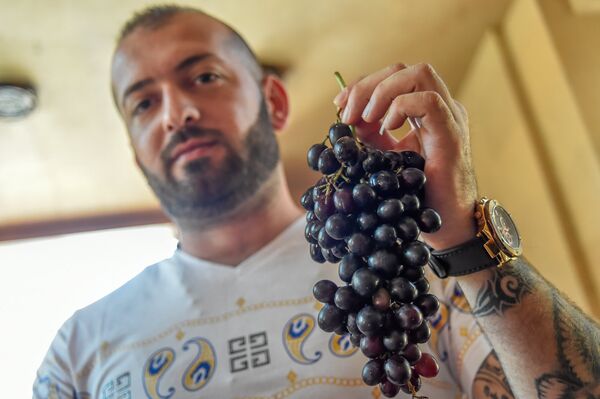 Чин освящения винограда - Sputnik Армения