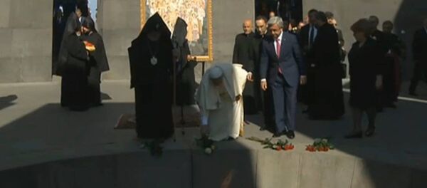 Папа Римский посетил Мемориал памяти жертв Геноцида армян - Sputnik Армения