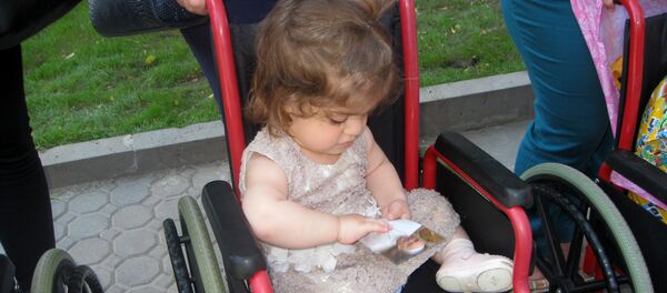 В Гюмри Папа Римский благословил детей с аутизмом В Гюмри Папа Римский благословил детей с аутизмом - Sputnik Արմենիա