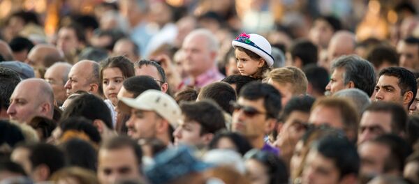 Экуменическая церемония и совместная молитва за мир Папы Римского и Католикоса Гарегина II на площади Республики - Sputnik Армения