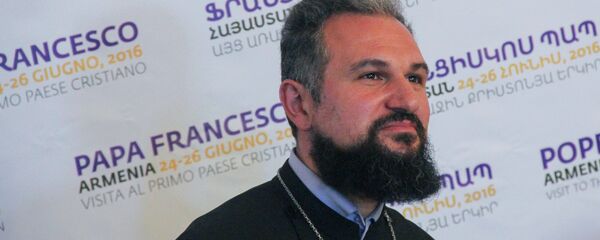 Пресс-секретарь Первопрестольного Святого Эчмиадзина иерей Ваграм Меликян Пресс-секретарь Первопрестольного Святого Эчмиадзина иерей Ваграм Меликян - Sputnik Արմենիա