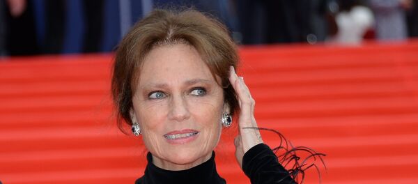 Жаклин Биссет Жаклин Биссет - Sputnik Արմենիա