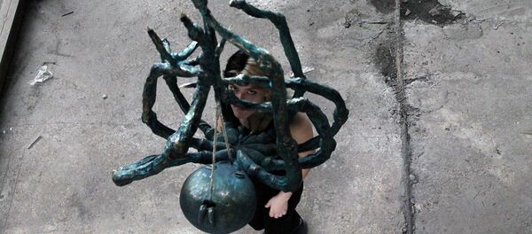 Аракс Саргсян на Yerevan Art Expo 2016 представила свою работу Арахна - Sputnik Армения