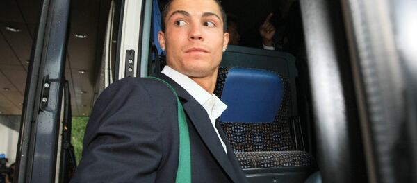 Отъезд команды английского футбольного клуба Манчестер Юнайтед из отеля Краун плаза - Sputnik Արմենիա