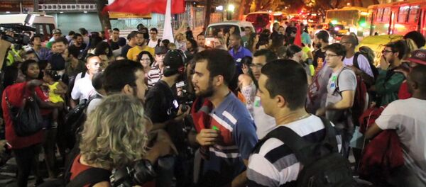 Акция протеста на улицах Рио-де-Жанейро против Олимпиады - 2016 в Бразилии Акция протеста на улицах Рио-де-Жанейро против Олимпиады - 2016 в Бразилии - Sputnik Армения
