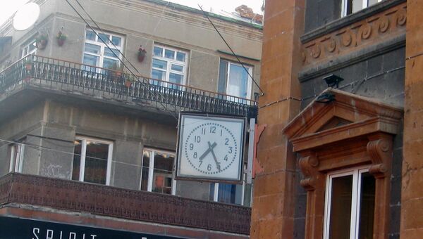 Часы кинотеатра Октябрь в Гюмри - Sputnik Արմենիա